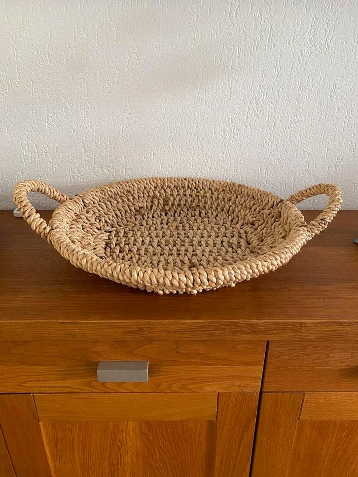 Rieten Mand - Ø47cm, Hoogte 10cm, Huis en Inrichting, Woonaccessoires | Schalen en Manden, Gebruikt, Mand, Rond, Riet, Ophalen of Verzenden
