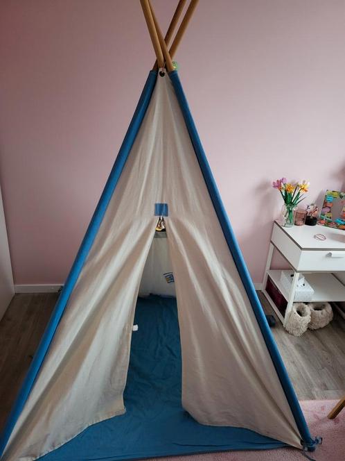 BS Toys tipi tent, met raampje, bel en lampjes en de doos, Kinderen en Baby's, Speelgoed | Speeltenten, Zo goed als nieuw, Ophalen of Verzenden