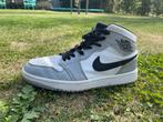 Jordan Sneakers Grijs - Zo goed als nieuw, Ophalen of Verzenden, Zo goed als nieuw, Grijs, Sneakers of Gympen
