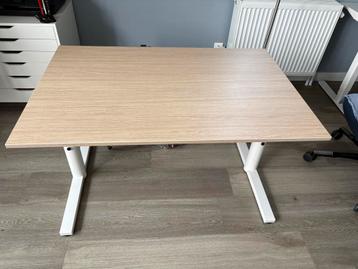 Gispen Bureau 80x120 - Zo Goed Als Nieuw! beschikbaar voor biedingen