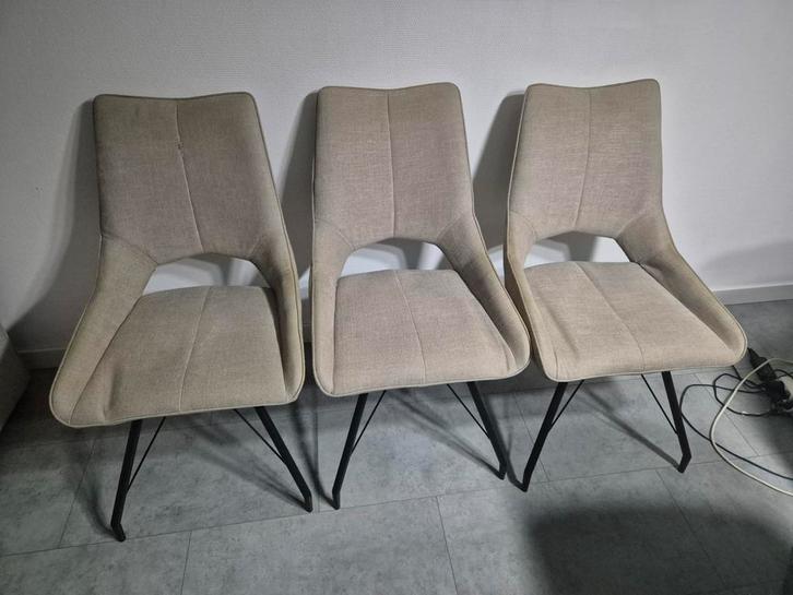 Set van 3 beige stoelen alle 3 15 euro, Huis en Inrichting, Stoelen, Zo goed als nieuw, Drie, Metaal, Stof, Bruin, Ophalen of Verzenden