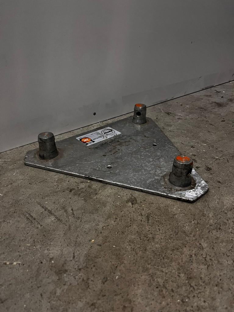 8x ProTruss Pro33 Baseplate 30 Male, Ophalen, Gebruikt, Info@wytec.nl, Simon de Cockstraat Tilburg
