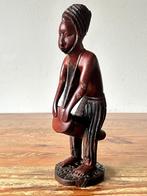 Beeld / sculptuur - Muzikant met een trommel - hout, Ophalen of Verzenden