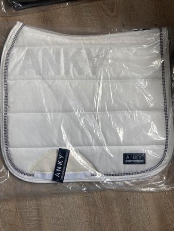 NIEUW- Anky dressuur pad - bright white Full met Strass!! beschikbaar voor biedingen