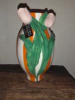 Gestreepte vaas met tulpen HOME BOUND by KY, Huis en Inrichting, Woonaccessoires | Vazen, Overige kleuren, Aardewerk of Porselein