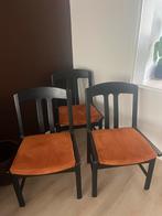 Zwarte eetkamerstoelen met oranje zit (4 stuks), Huis en Inrichting, Stoelen, Ophalen, Gebruikt, Drie, Zwart