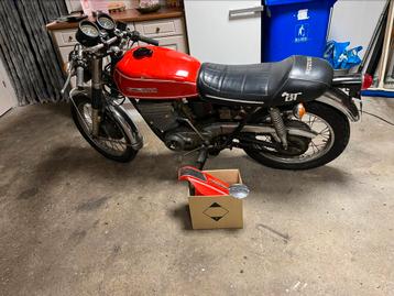Suzuki gt 250 beschikbaar voor biedingen