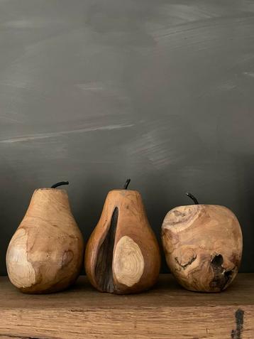 3 grote uit hout gesneden fruit appel peren decoratie  beschikbaar voor biedingen