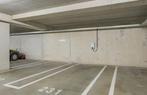 Te huur: gesloten parkeerplaats met laadpaal, de Baarsjes, Huizen en Kamers, Garages en Parkeerplaatsen, Amsterdam