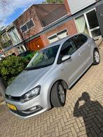 Volkswagen Polo 1.2 TSI 66KW 2014 Grijs, Auto's, 4 cilinders, Handgeschakeld, Grijs, 550 kg