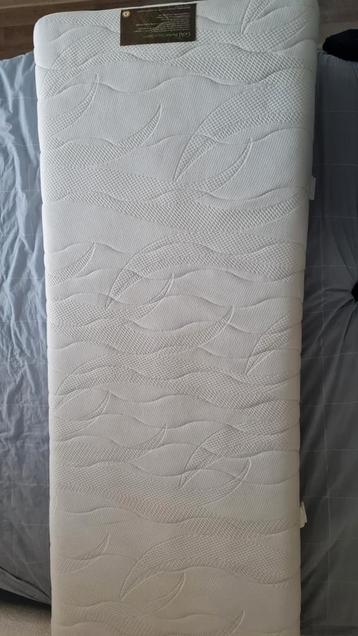 Matras pocketvering met gel toplaag beschikbaar voor biedingen