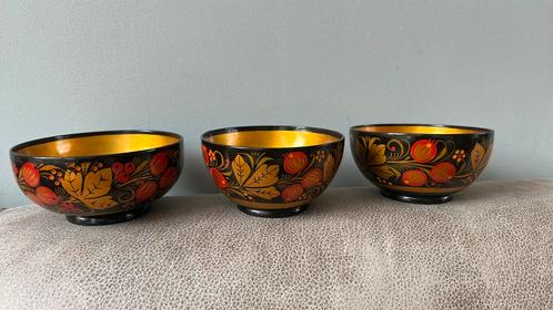 3 Handgeschilderde houten schaaltjes van Khokhloma, Antiek en Kunst, Curiosa en Brocante, Ophalen of Verzenden