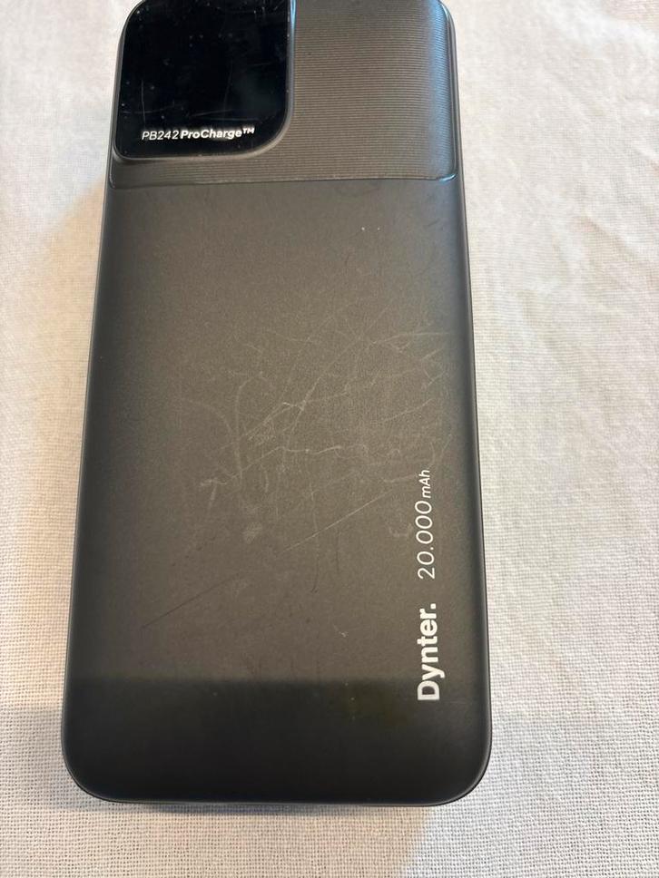 Dynter Powerbank 20.000mAh - iPhone aansluiting defect, Telecommunicatie, Powerbanks, Gebruikt, Ophalen of Verzenden