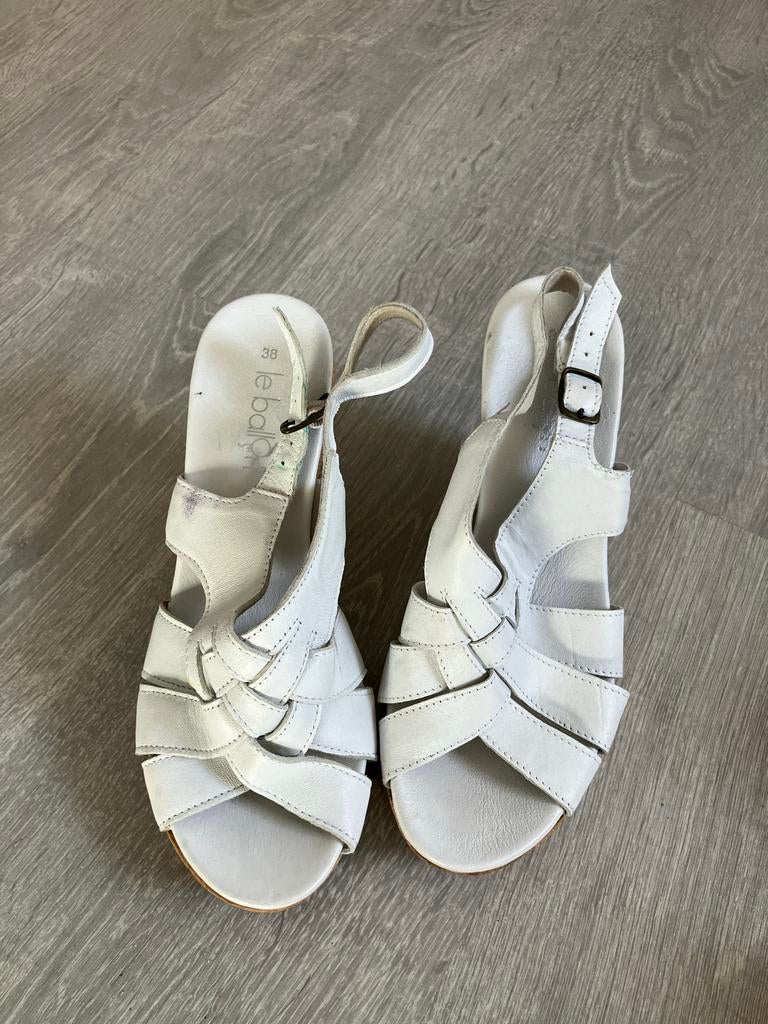 Le ballon sandalen maat 38, Kleding | Dames, Ophalen of Verzenden, Gedragen, Wit, Sandalen of Muiltjes