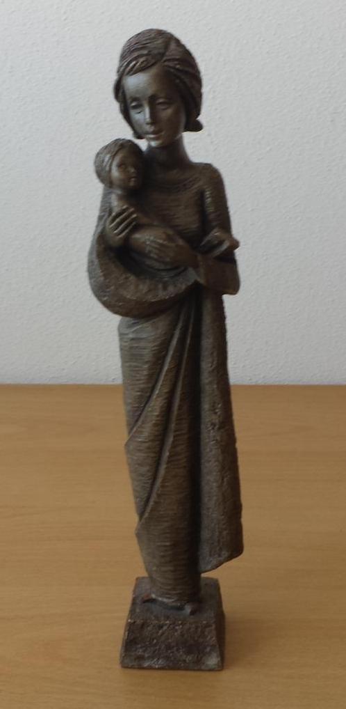 Beeld Maria met Kind - Eig. L.V. - jaren 60 of 70 - nr.2, Verzamelen, Religie, Gebruikt, Christendom | Katholiek, Beeld(je), Ophalen of Verzenden
