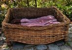 Rieten hondenmand inclusief mooi bijbehorend extra kussen, Ophalen of Verzenden, Gebruikt, Riet