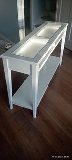 Ikea Liatorp wit glas sidetable tv meubel hal tafel, Huis en Inrichting, Tafels | Sidetables, Ophalen, Glas, Zo goed als nieuw