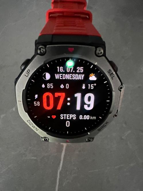 Amazfit T-REX 3. Incl lava kleur band. Outdoor sportswatch, Sieraden, Tassen en Uiterlijk, Sporthorloges, Zo goed als nieuw, Android