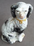 Om 1825-1875 Staffordshire Hoerenhondje Hondje Hond England, Antiek en Kunst, Ophalen of Verzenden