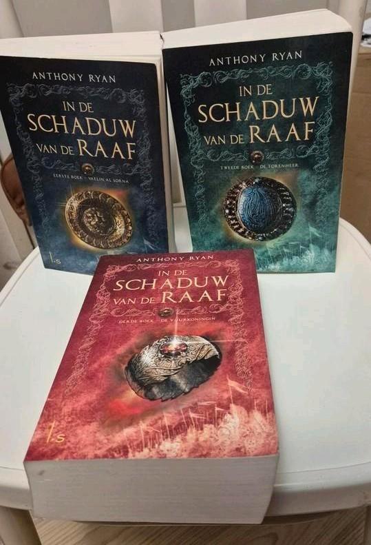 Anthony Ryan Schaduw vd Raaf trilogie, Boeken, Fantasy, Zo goed als nieuw, Ophalen of Verzenden