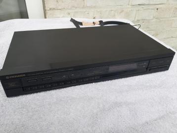 Pioneer stereo Tuner TX-1070 R of Tuner F-551L. beschikbaar voor biedingen