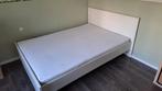 Tweepersoonsbed wit Ikea met matras en beddengoed, Huis en Inrichting, Slaapkamer | Bedden, Ophalen, Wit, Tweepersoons, 140 cm