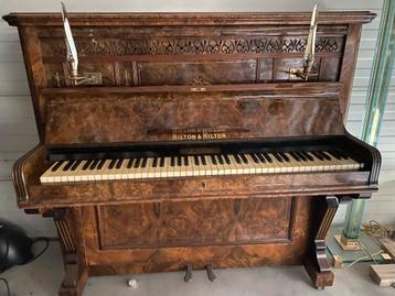 Piano Hilton & Hilton - Decoratief of te stemmen beschikbaar voor biedingen