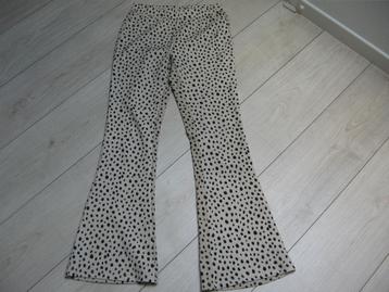Nieuwe leuke broek KIDS 158 164 voorjaar 2025  €10.00 beschikbaar voor biedingen