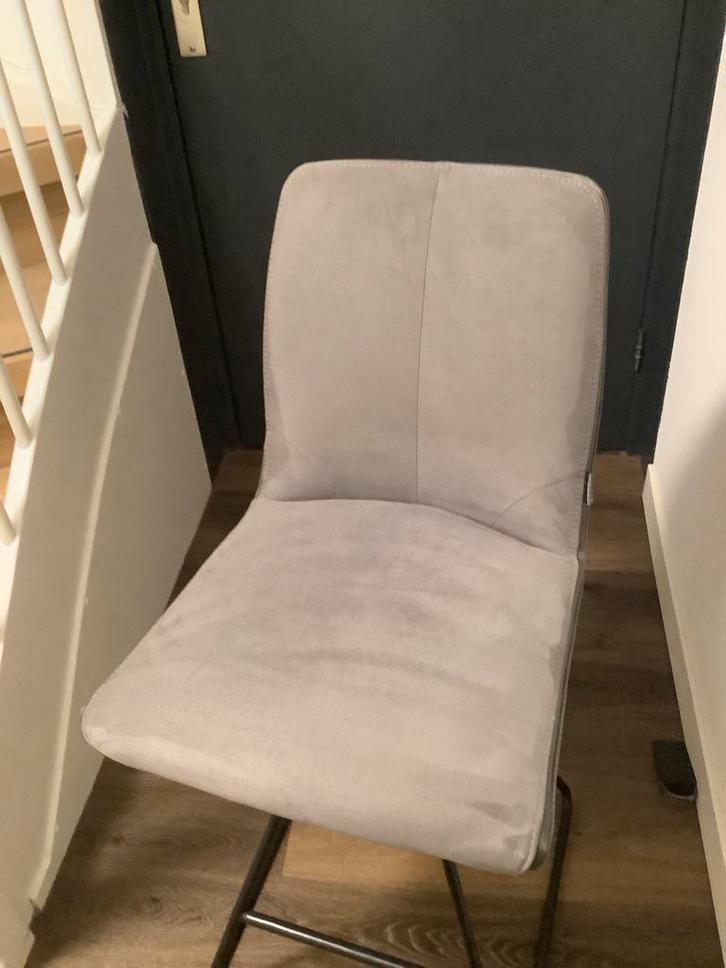 Mooie grijze barkruk - zo goed als nieuw!, Huis en Inrichting, Barren, Zo goed als nieuw, Ophalen