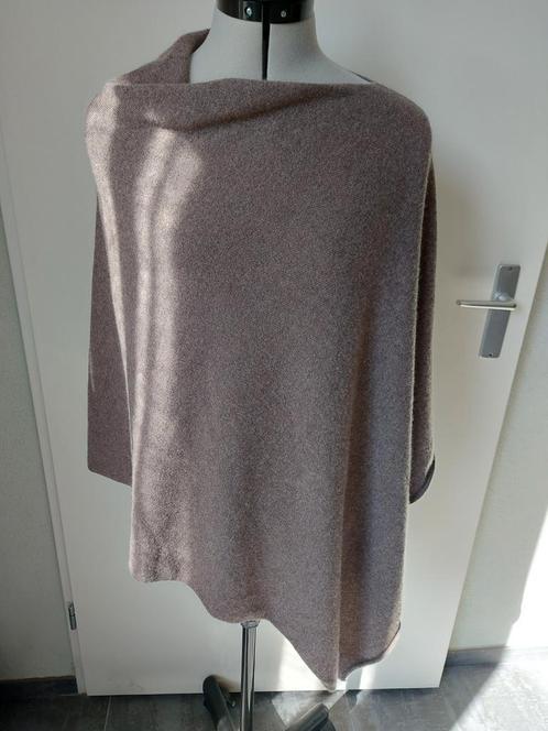 100% kasjmier bruine poncho mt. 38-42, Kleding | Dames, Overige Dameskleding, Zo goed als nieuw, Ophalen of Verzenden