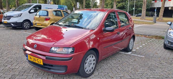 Fiat Punto 1.2 16V automaat Speed Gear 5DR 2002 Rood, Auto's, Fiat, Particulier, Punto, Benzine, Hatchback, Automaat, Rood, Dealer onderhouden