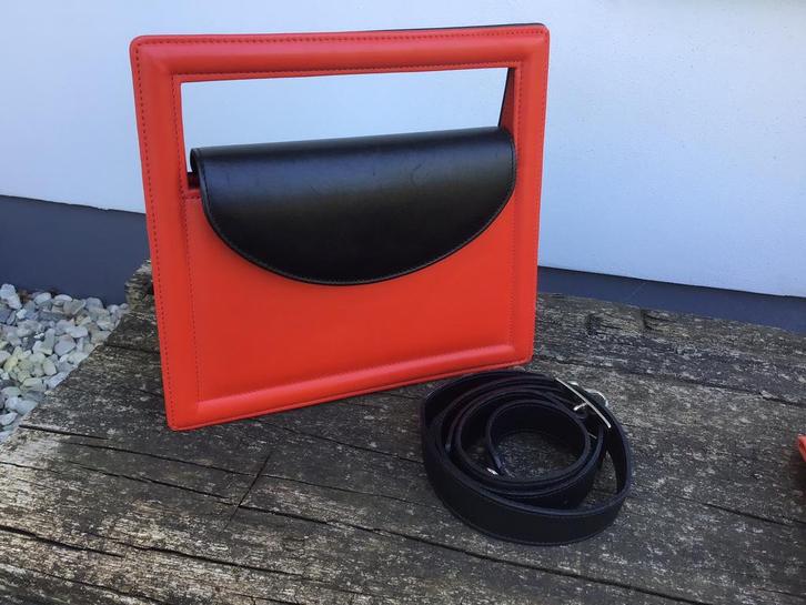 Hester van Eeghen - leren tas - rood/zwart - Transistor, Sieraden, Tassen en Uiterlijk, Tassen | Damestassen, Zo goed als nieuw