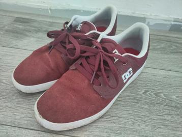 DC Schoenen Maat 41 - Bordeauxrood beschikbaar voor biedingen