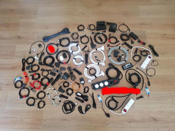 Kabels, opladers, voedingen en meer!, Computers en Software, Pc- en Netwerkkabels, Zo goed als nieuw, Ophalen of Verzenden