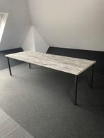 Tafel met ijzeren frame 2 stuks, Ophalen, Zo goed als nieuw