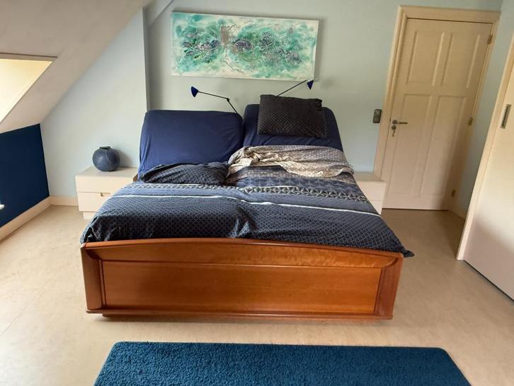 2 persoonsbed met verstelbare lattenbodems., Huis en Inrichting, Slaapkamer | Bedden, Gebruikt, Tweepersoons, 180 cm, 200 cm, Hout