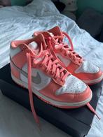 Nike Dunk High - Zalmroze, Ophalen of Verzenden, Roze, Sneakers of Gympen, Zo goed als nieuw