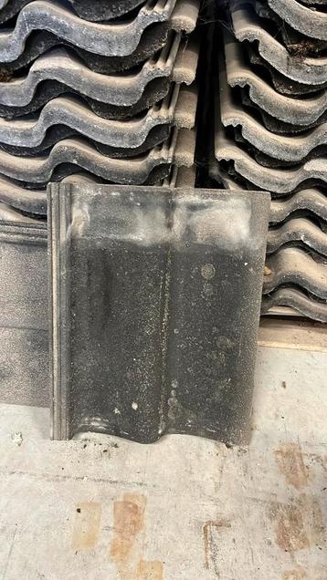 Zwarte sneldekkers dakpannen beschikbaar voor biedingen