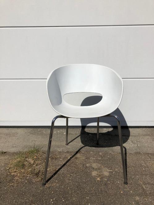 Witte moderne eetkamer stoel, Huis en Inrichting, Stoelen, Zo goed als nieuw, Eén, Kunststof, Metaal, Wit, Ophalen of Verzenden