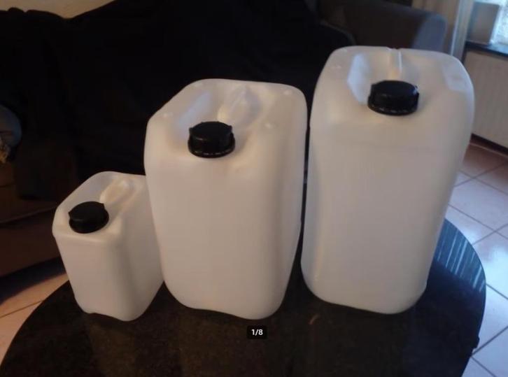 Jerrycans van 5, 20, 25 liter Schoon en Droog. Nieuwstaat!!, Tuin en Terras, Regentonnen, Zo goed als nieuw, Kunststof, Minder dan 75 liter