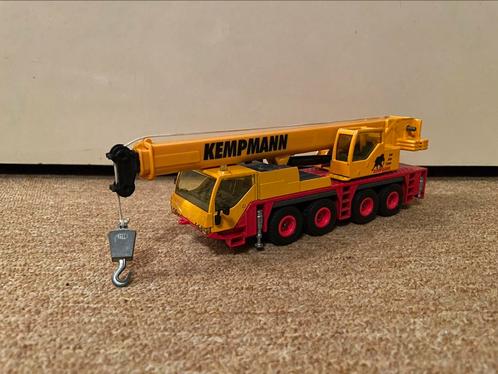Siku 3730 - Liebherr LTM 1060/2 mobiele kraan Kempmann, Hobby en Vrije tijd, Modelauto's | 1:50, Gebruikt, Hijskraan, Tractor of Landbouw