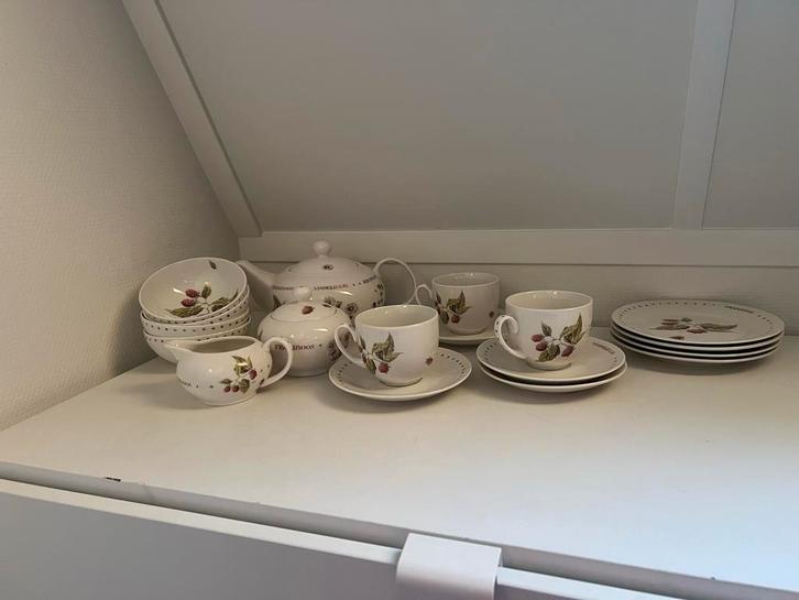 Marjolein Bastin Wildflowers Servies, Antiek en Kunst, Antiek | Servies compleet, Ophalen of Verzenden