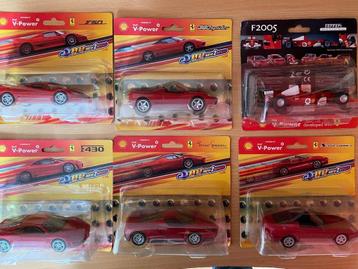 Verzameling miniaturen  beschikbaar voor biedingen