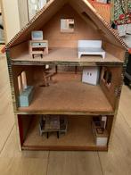 Houten poppenhuis met meubels, Ophalen, Gebruikt, Poppenhuis