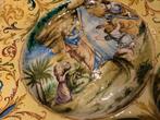 Antiek majolica bord. 38 cm doorsnede €335., Antiek en Kunst, Ophalen