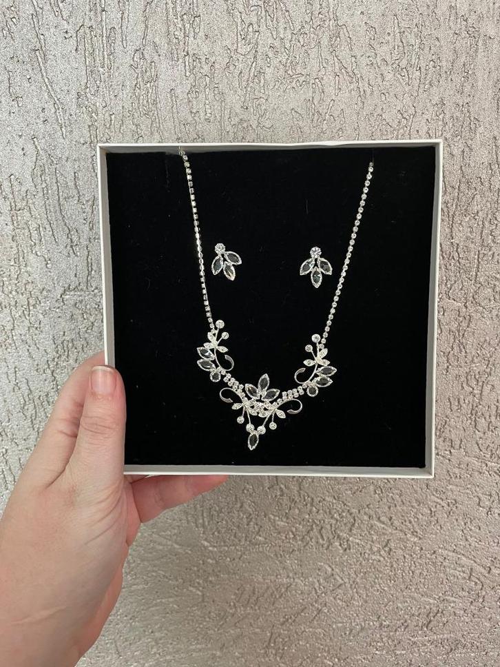 nieuwe sieradensetje(N10) met stras en kristalglas, Kleding | Dames, Trouwkleding en Trouwaccessoires, Nieuw, Accessoires, Overige kleuren