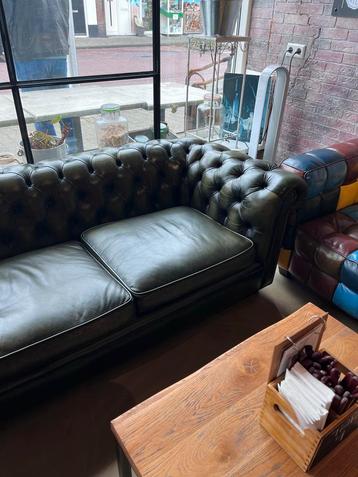 Originele Engelse Chesterfield Bank & Fauteuil - Groen Leer beschikbaar voor biedingen