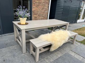 Hillhout tuinset eettafel en bank beschikbaar voor biedingen