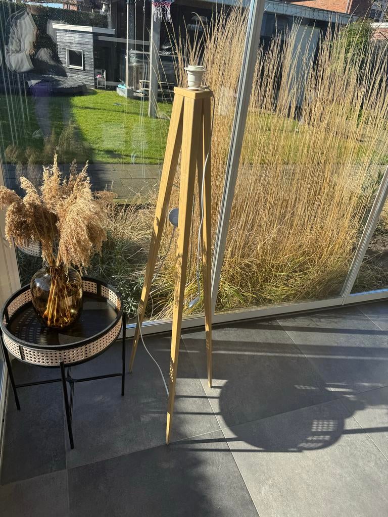 Driepoot. Zoals op de foto, Ophalen
