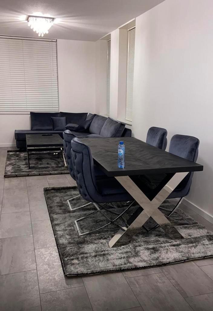 Complete Meubelset - Hoekbank, Tafel, Stoelen, Huis en Inrichting, Banken | Bankstellen, Zo goed als nieuw, Hoekbank, Vierpersoons of meer